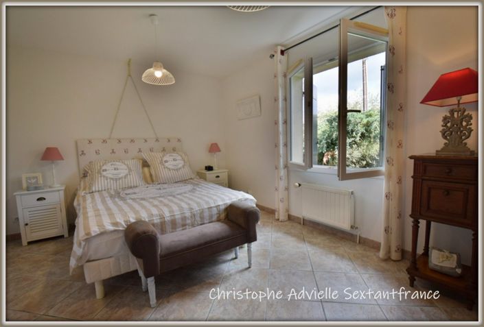 Image No.12-3 Bed Property for sale