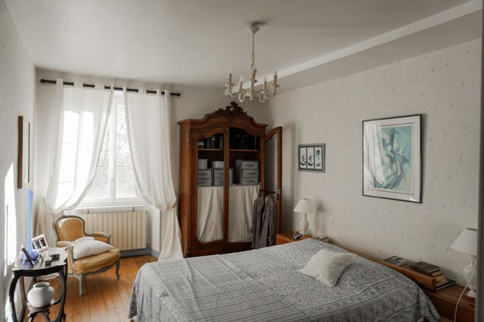 Image No.12-5 Bed Property for sale