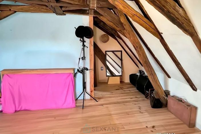 Image No.9-2 Bed Property for sale