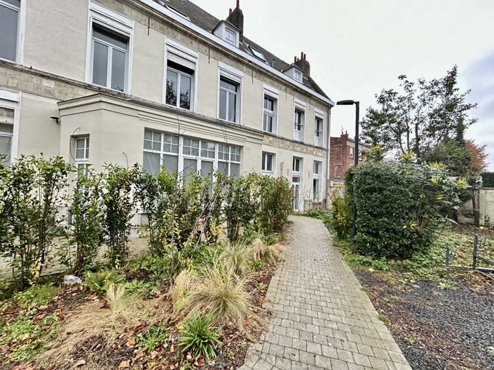 Image No.12-3 Bed Property for sale