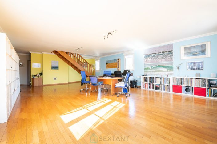 Image No.22-5 Bed Property for sale