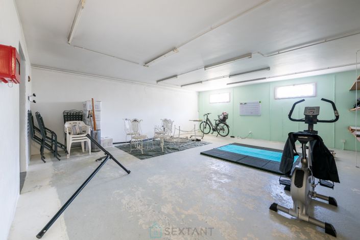 Image No.25-5 Bed Property for sale