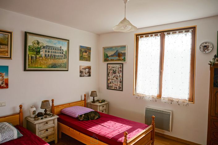 Image No.15-3 Bed Property for sale