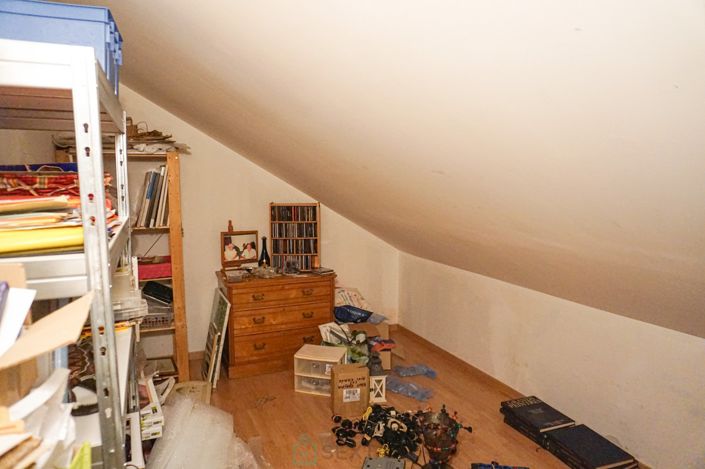 Image No.17-3 Bed Property for sale