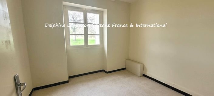 Image No.13-3 Bed Property for sale