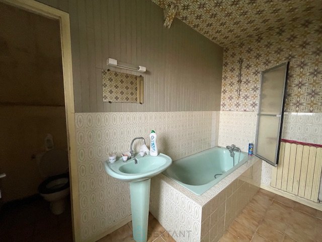 Image No.12-4 Bed House for sale