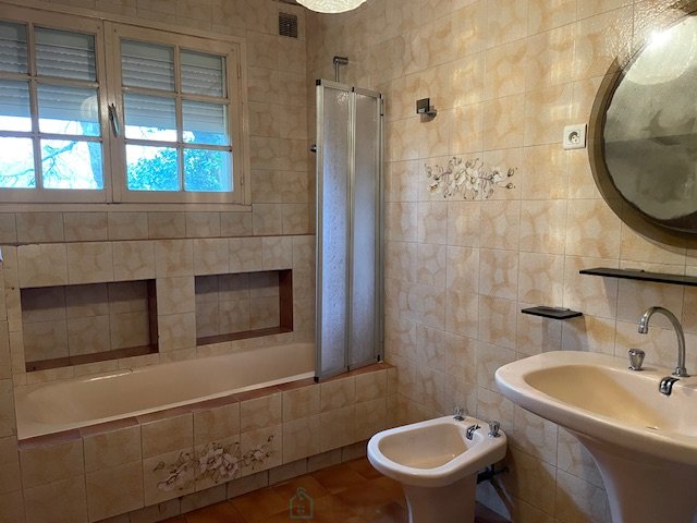 Image No.7-4 Bed House for sale