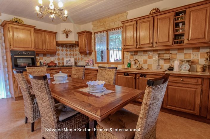 Image No.10-4 Bed Property for sale