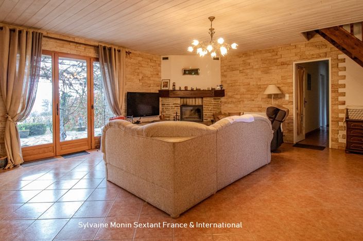 Image No.12-4 Bed Property for sale