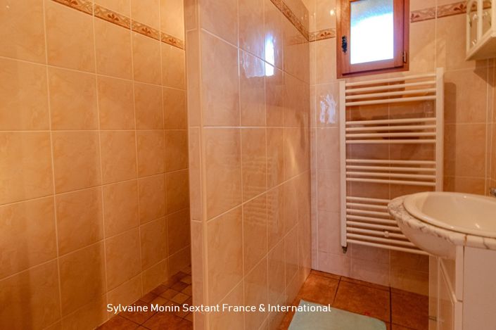 Image No.15-4 Bed Property for sale