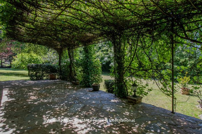 Image No.4-4 Bed Property for sale