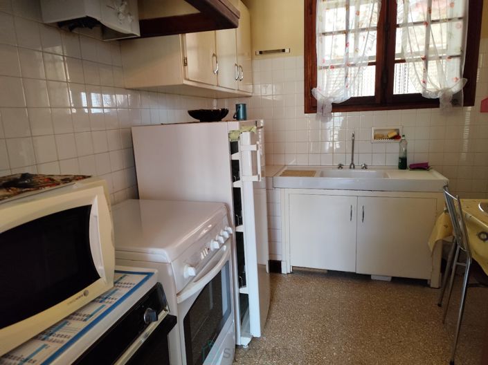 Image No.8-2 Bed Property for sale