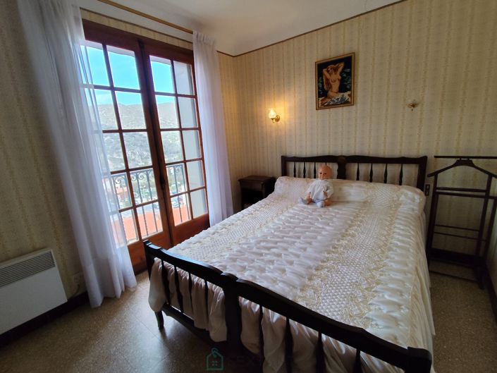 Image No.11-2 Bed Property for sale