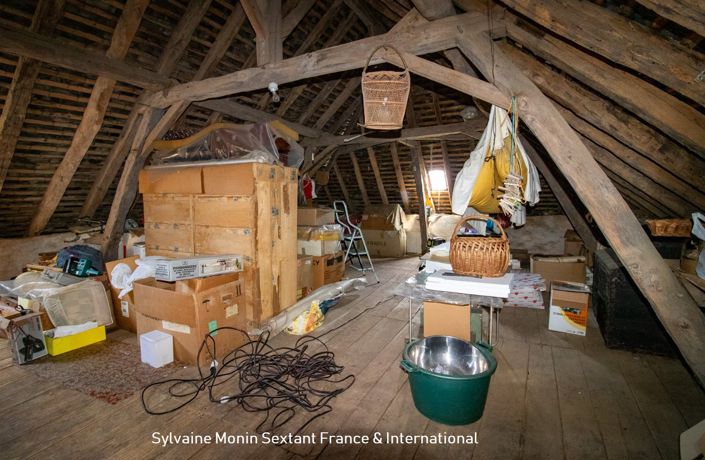 Image No.10-3 Bed Property for sale