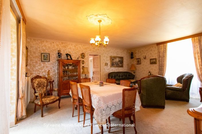 Image No.5-3 Bed Property for sale