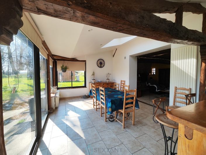 Image No.17-6 Bed Property for sale