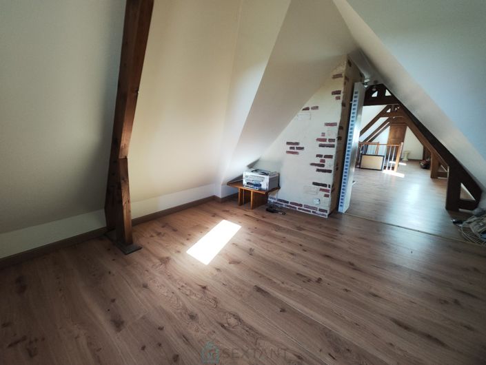 Image No.18-6 Bed Property for sale