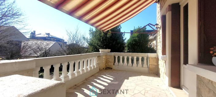 Image No.2-7 Bed Property for sale