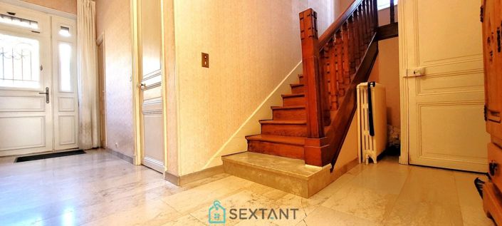 Image No.3-7 Bed Property for sale