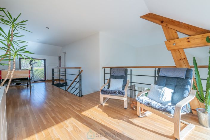 Image No.12-5 Bed Property for sale