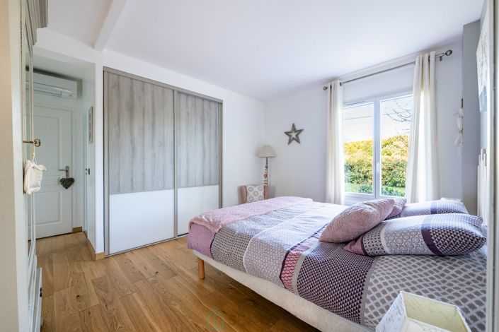 Image No.14-5 Bed Property for sale