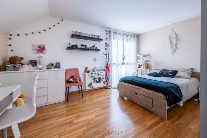 Image No.16-5 Bed Property for sale