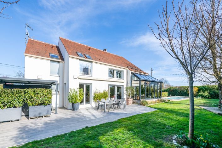 Image No.2-5 Bed Property for sale