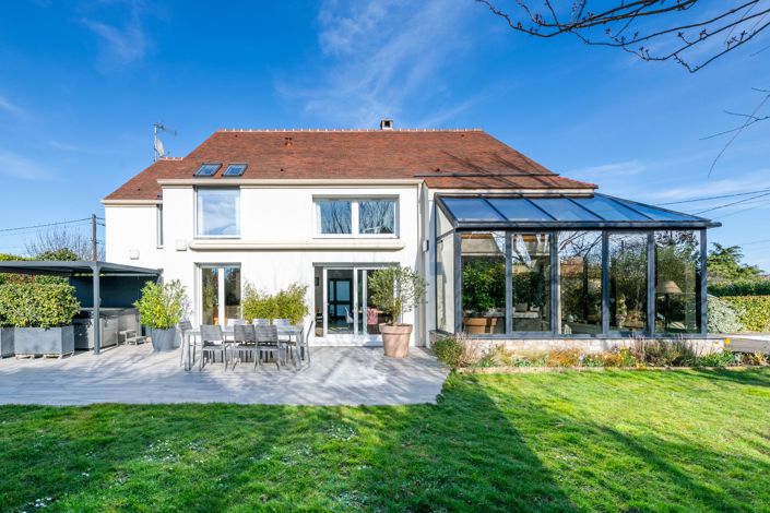 Image No.3-5 Bed Property for sale