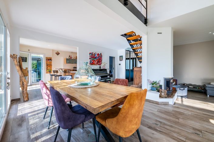 Image No.6-5 Bed Property for sale