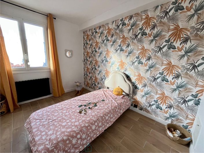 Image No.9-3 Bed Property for sale