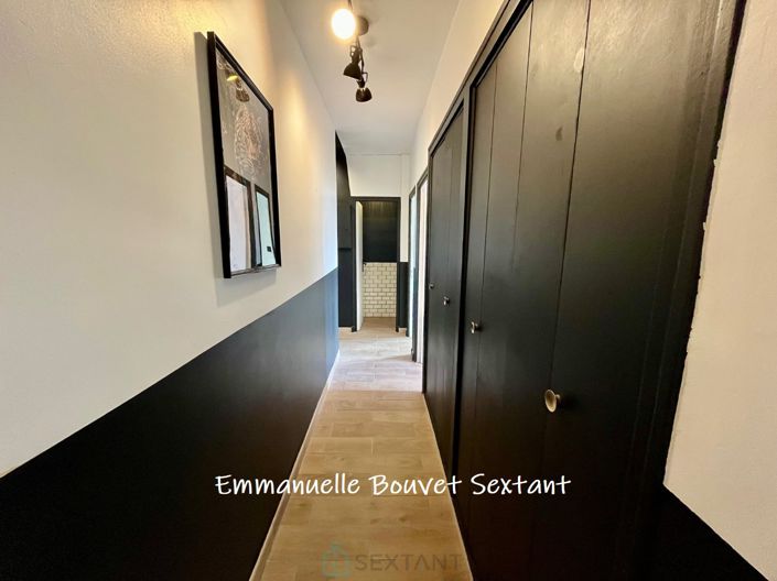 Image No.10-3 Bed Property for sale