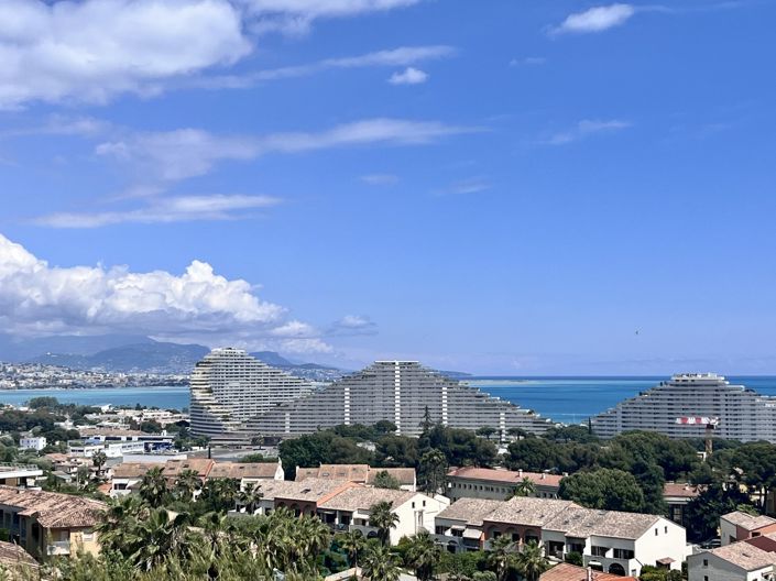 Image No.7-3 Bed Property for sale