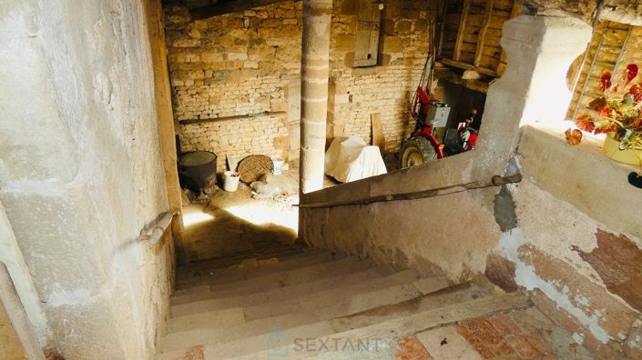 Image No.15-7 Bed Property for sale