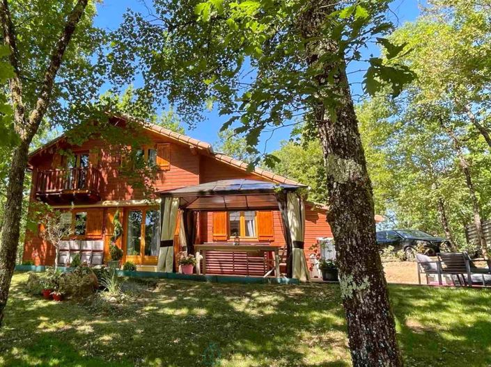 Image No.1-4 Bed Chalet for sale