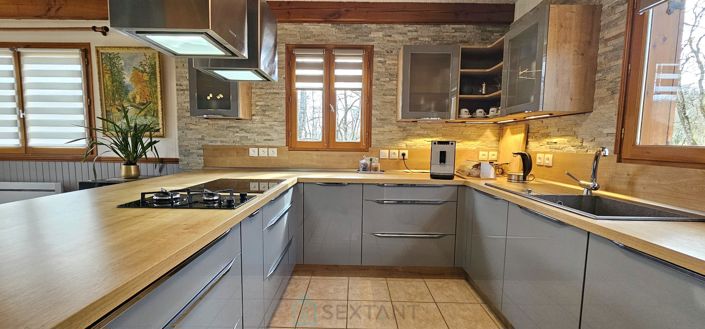 Image No.17-4 Bed Chalet for sale