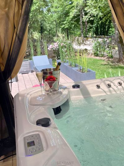 Image No.6-4 Bed Chalet for sale