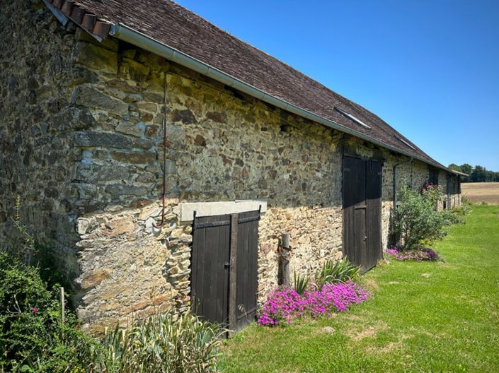 Image No.5-3 Bed Property for sale