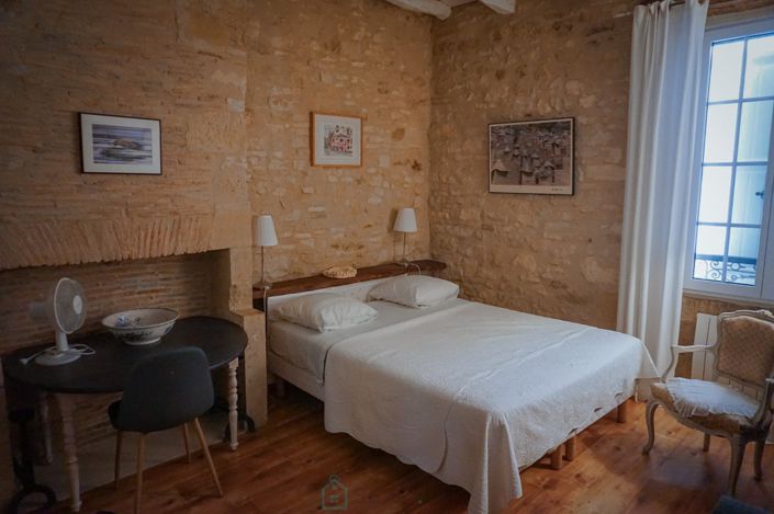 Image No.19-7 Bed Property for sale