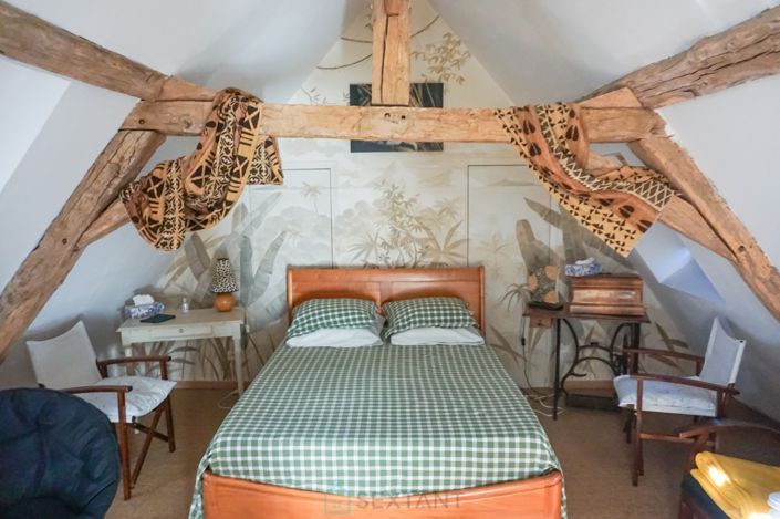 Image No.25-7 Bed Property for sale