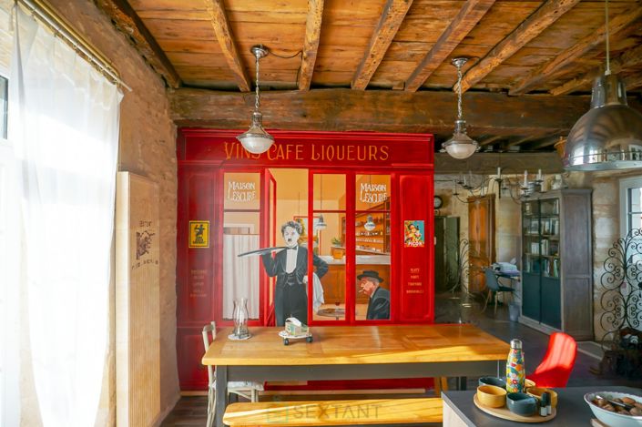 Image No.11-7 Bed Property for sale