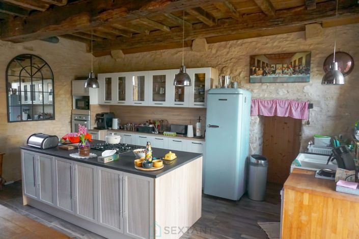 Image No.13-7 Bed Property for sale