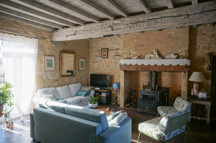 Image No.14-7 Bed Property for sale