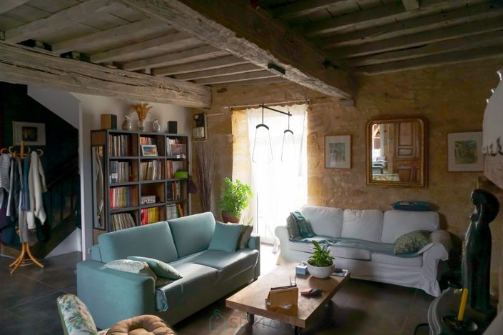 Image No.15-7 Bed Property for sale