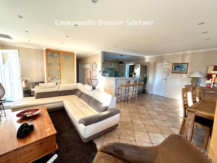 Image No.7-3 Bed Property for sale