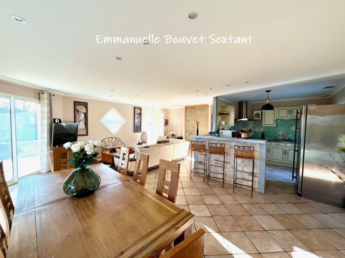 Image No.8-3 Bed Property for sale