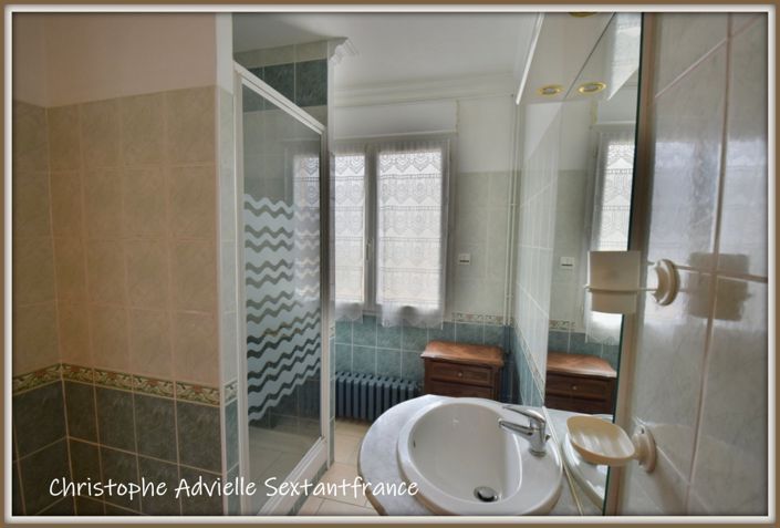 Image No.9-3 Bed Property for sale