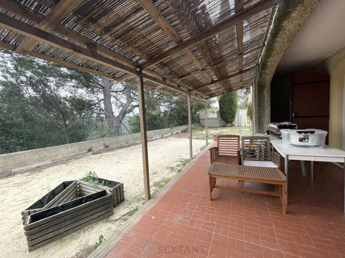 Image No.12-5 Bed House for sale