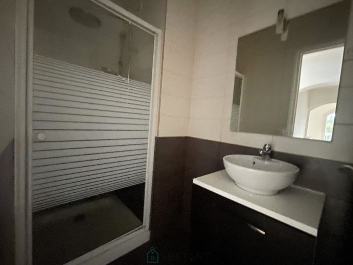 Image No.17-5 Bed House for sale