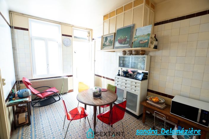 Image No.8-5 Bed House for sale