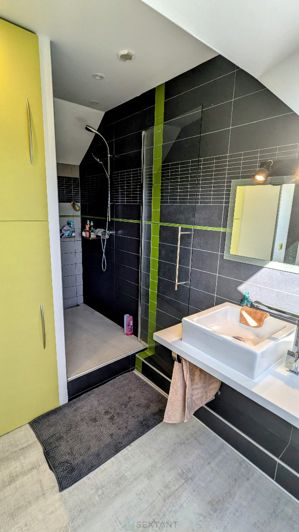 Image No.21-3 Bed Property for sale